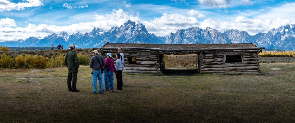 visit yellowstone